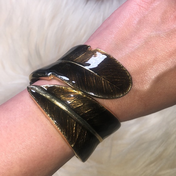 Leaf design bracelet - Picture 3 of 4